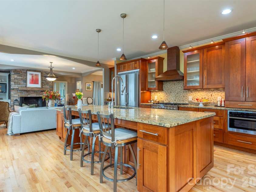 11 Hearthstone Drive, Asheville, NC 28803.  MLS# CAR4354350, YatesRealty ID 17809. 