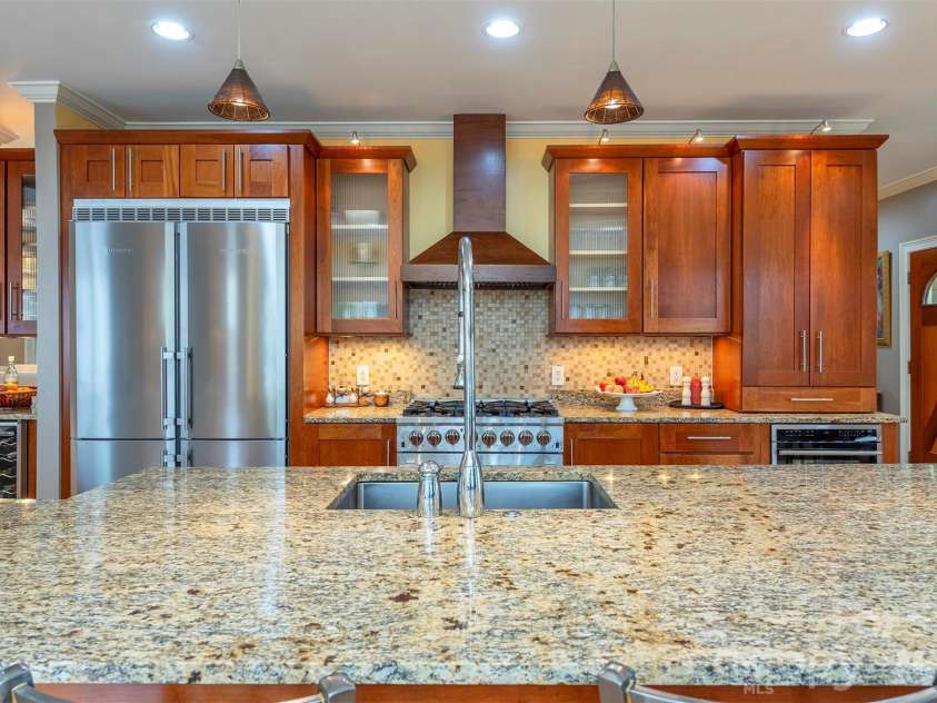 11 Hearthstone Drive, Asheville, NC 28803.  MLS# CAR4354350, YatesRealty ID 17809. 