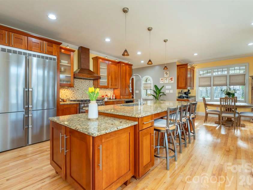 11 Hearthstone Drive, Asheville, NC 28803.  MLS# CAR4354350, YatesRealty ID 17809. 