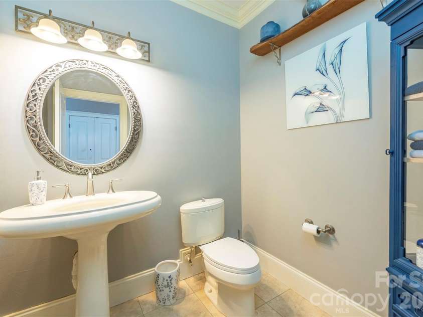 11 Hearthstone Drive, Asheville, NC 28803.  MLS# CAR4354350, YatesRealty ID 17809. 