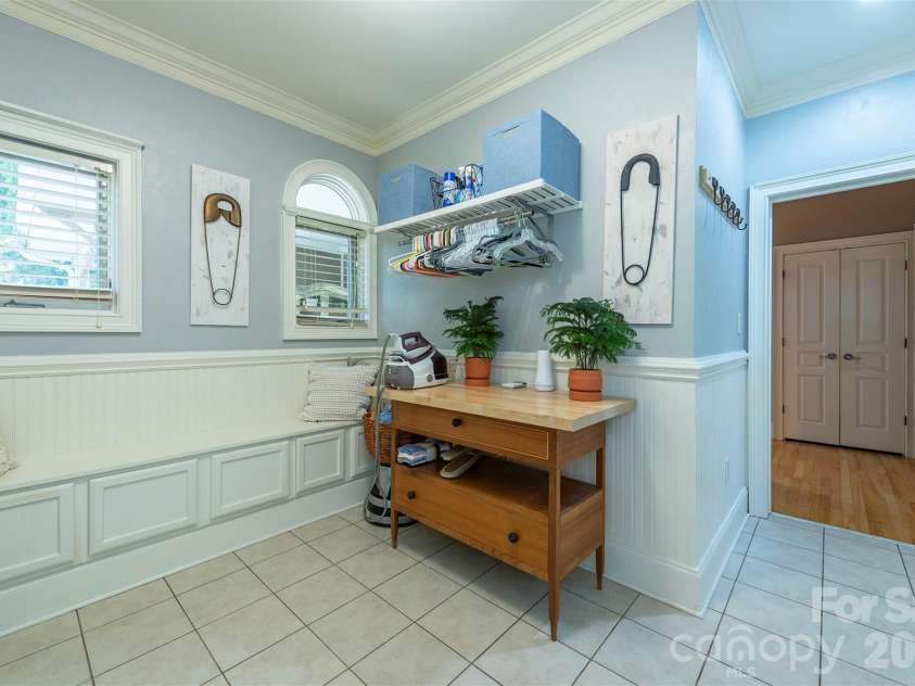 11 Hearthstone Drive, Asheville, NC 28803.  MLS# CAR4354350, YatesRealty ID 17809. 