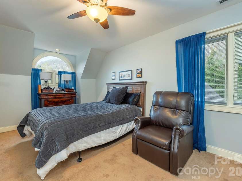 11 Hearthstone Drive, Asheville, NC 28803.  MLS# CAR4354350, YatesRealty ID 17809. 