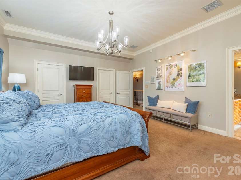 11 Hearthstone Drive, Asheville, NC 28803.  MLS# CAR4354350, YatesRealty ID 17809. 