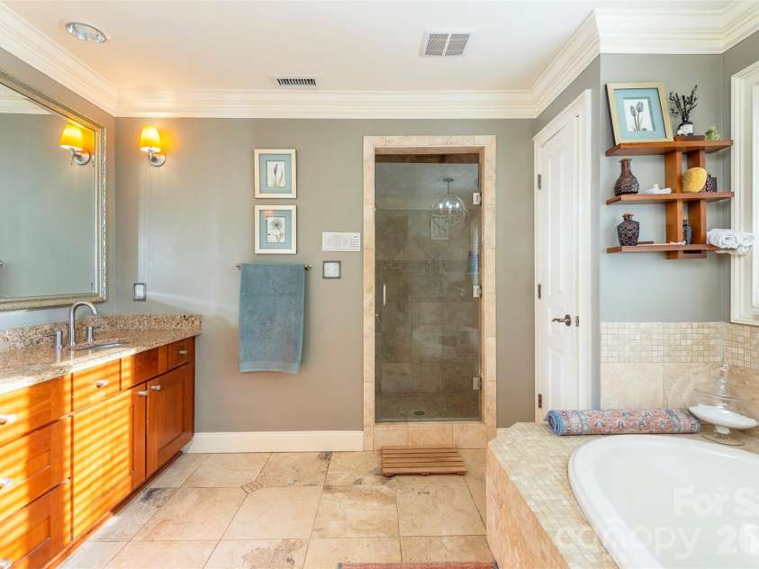 11 Hearthstone Drive, Asheville, NC 28803.  MLS# CAR4354350, YatesRealty ID 17809. 