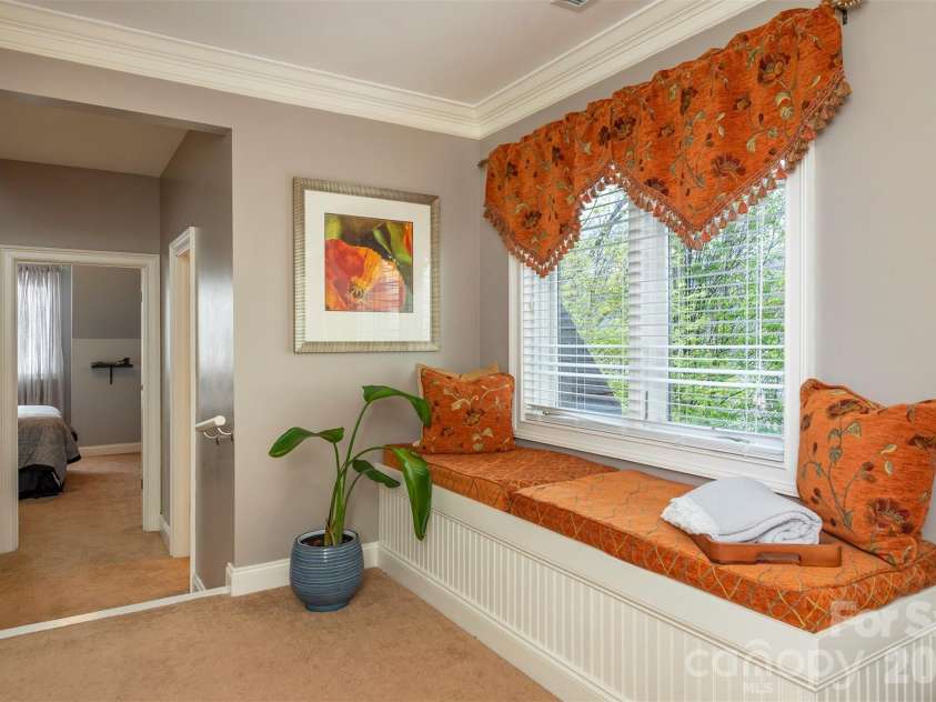 11 Hearthstone Drive, Asheville, NC 28803.  MLS# CAR4354350, YatesRealty ID 17809. 