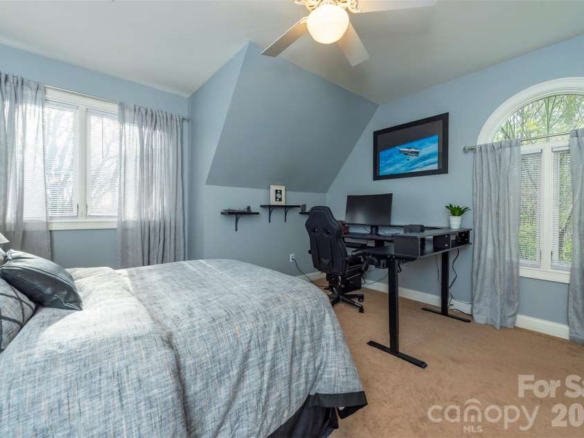 11 Hearthstone Drive, Asheville, NC 28803.  MLS# CAR4354350, YatesRealty ID 17809. 