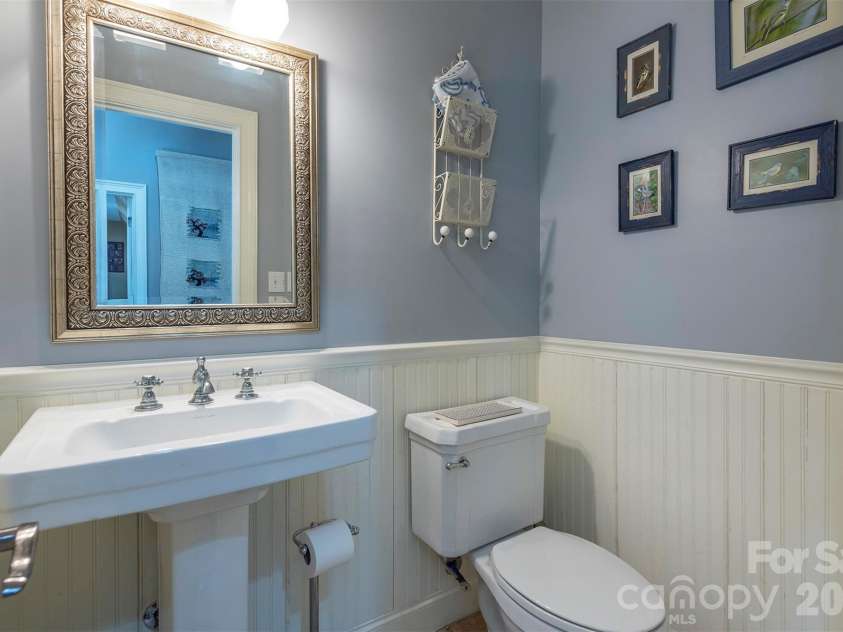 11 Hearthstone Drive, Asheville, NC 28803.  MLS# CAR4354350, YatesRealty ID 17809. 