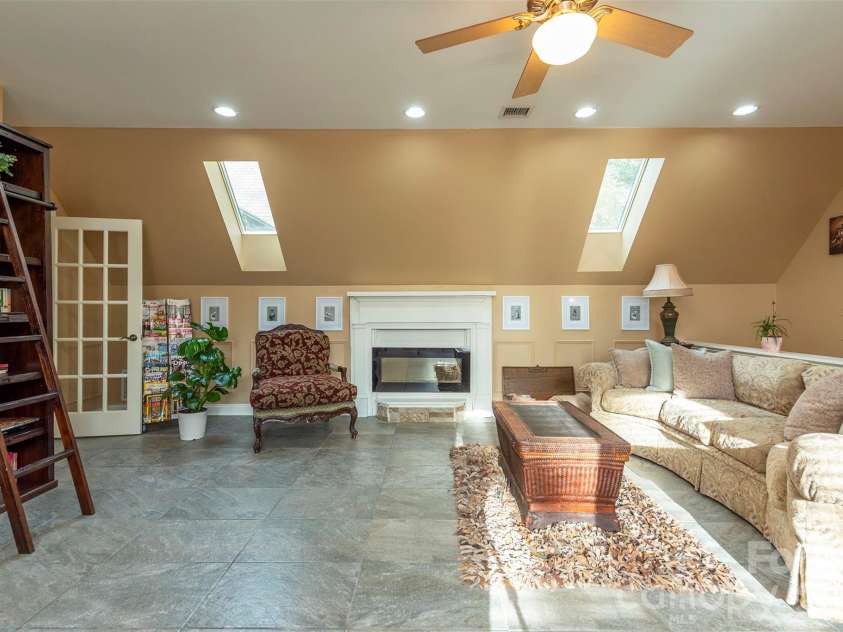 11 Hearthstone Drive, Asheville, NC 28803.  MLS# CAR4354350, YatesRealty ID 17809. 