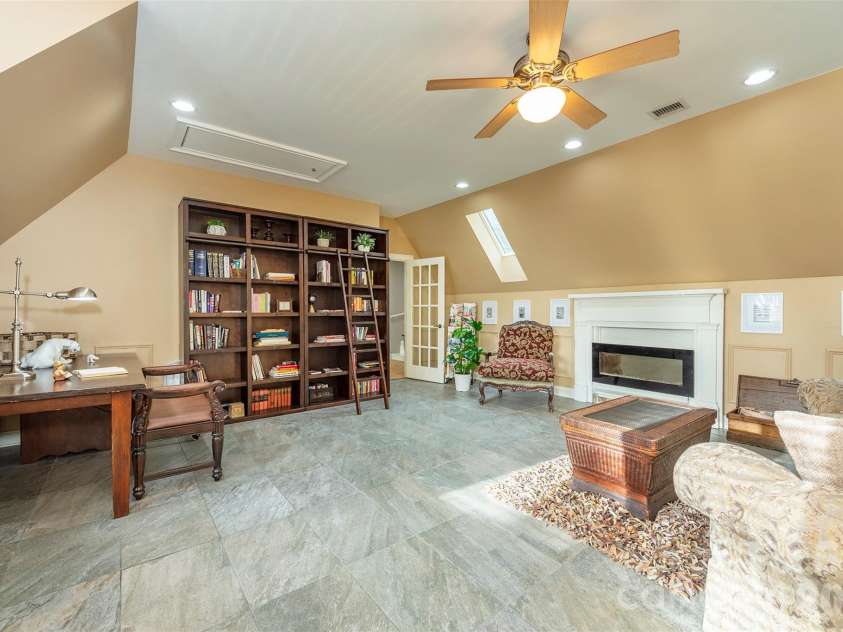 11 Hearthstone Drive, Asheville, NC 28803.  MLS# CAR4354350, YatesRealty ID 17809. 