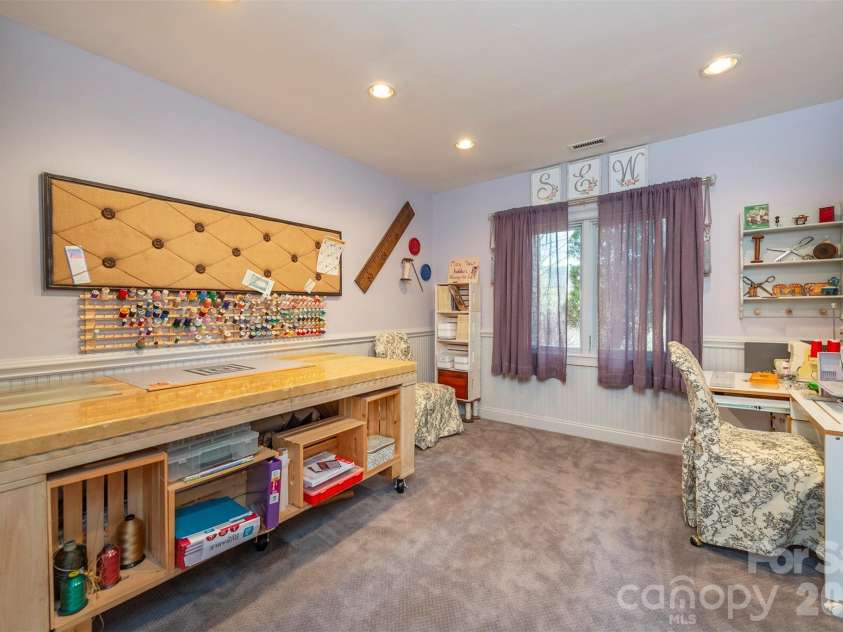 11 Hearthstone Drive, Asheville, NC 28803.  MLS# CAR4354350, YatesRealty ID 17809. 