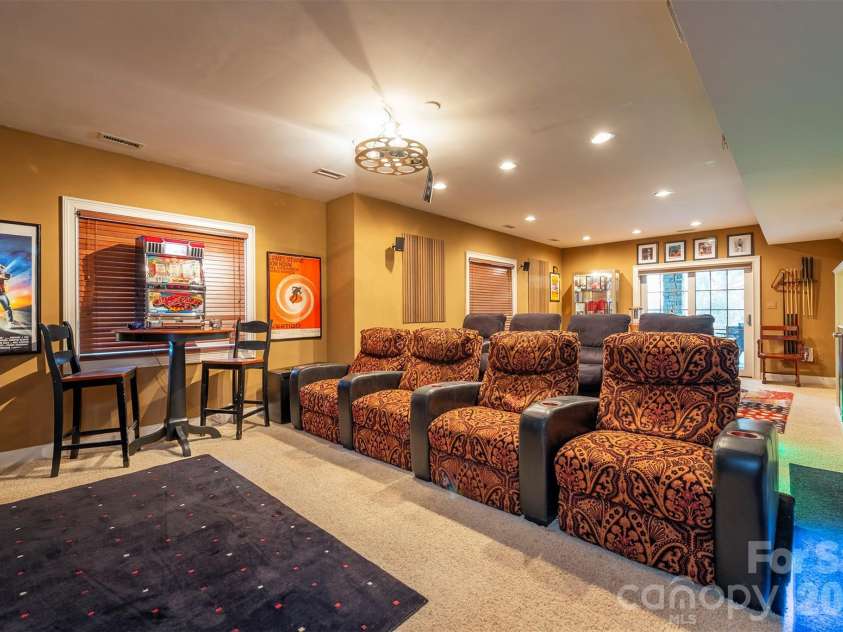 11 Hearthstone Drive, Asheville, NC 28803.  MLS# CAR4354350, YatesRealty ID 17809. 