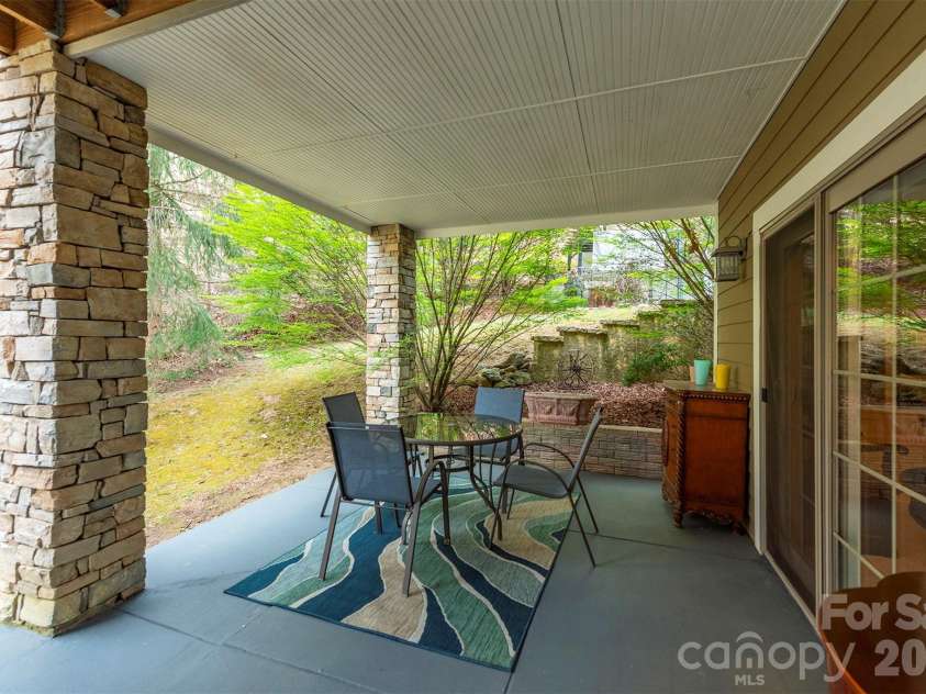 11 Hearthstone Drive, Asheville, NC 28803.  MLS# CAR4354350, YatesRealty ID 17809. 