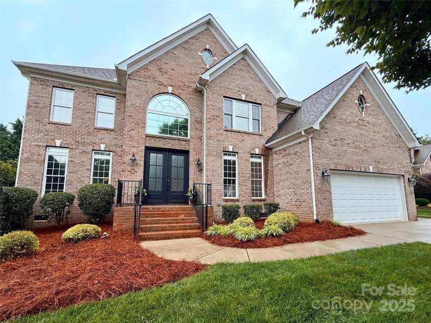 8921 Whittingham Drive, Waxhaw, NC 28173.  MLS# CAR4264217, YatesRealty ID 17809. 
