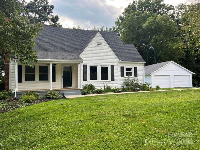 105 Grassy Creek Drive, State Road, NC 28676.  MLS# CAR4178219, YatesRealty ID 1781. 