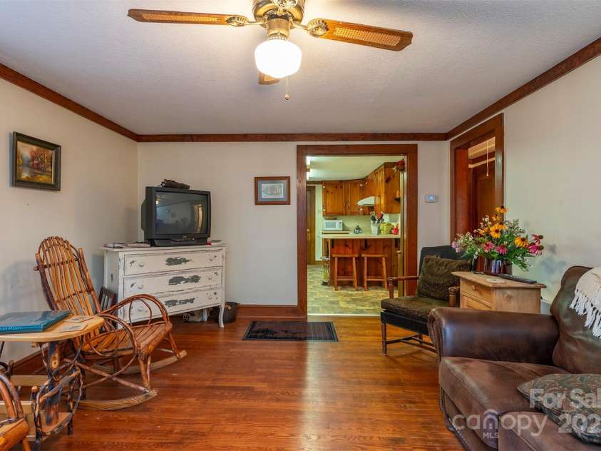 380 Buttercup Lane, Marion, NC 28752.  MLS# CAR4333010, YatesRealty ID 1781. 