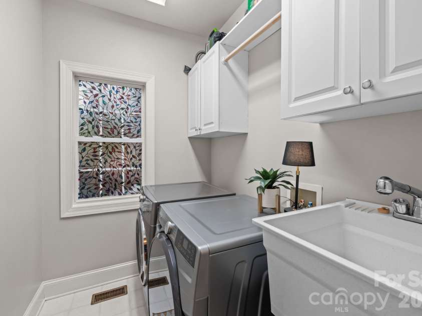 14003 Ballantyne Meadows Drive, Charlotte, NC 28277.  MLS# CAR4372883, YatesRealty ID 17810. 