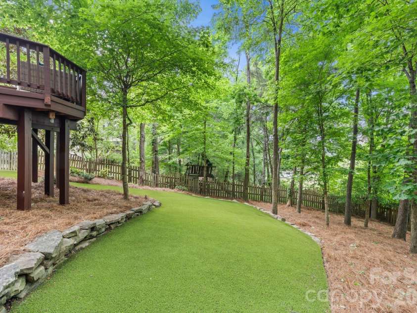 14003 Ballantyne Meadows Drive, Charlotte, NC 28277.  MLS# CAR4372883, YatesRealty ID 17810. 