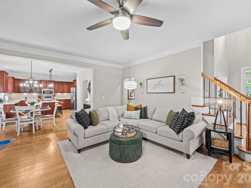 14003 Ballantyne Meadows Drive, Charlotte, NC 28277.  MLS# CAR4372883, YatesRealty ID 17810. Living space flows in to the spacious kitchen