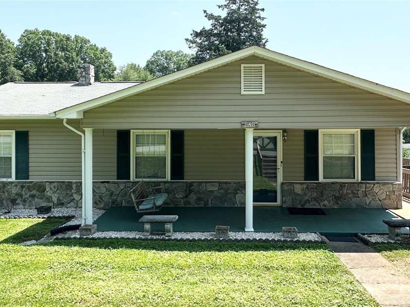 820 Seehorn Street, Lenoir, NC 28645.  MLS# CAR4267646, YatesRealty ID 17810. 