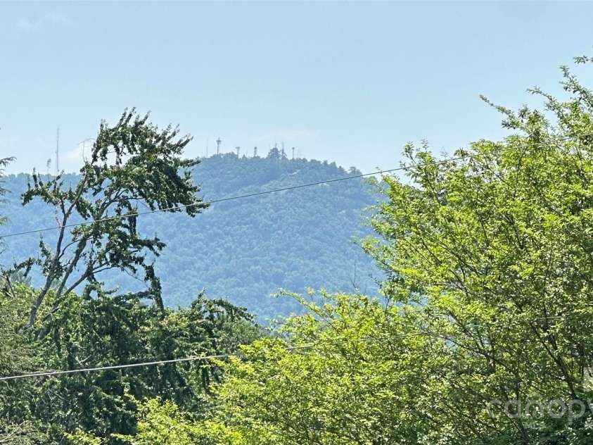 820 Seehorn Street, Lenoir, NC 28645.  MLS# CAR4267646, YatesRealty ID 17810. 