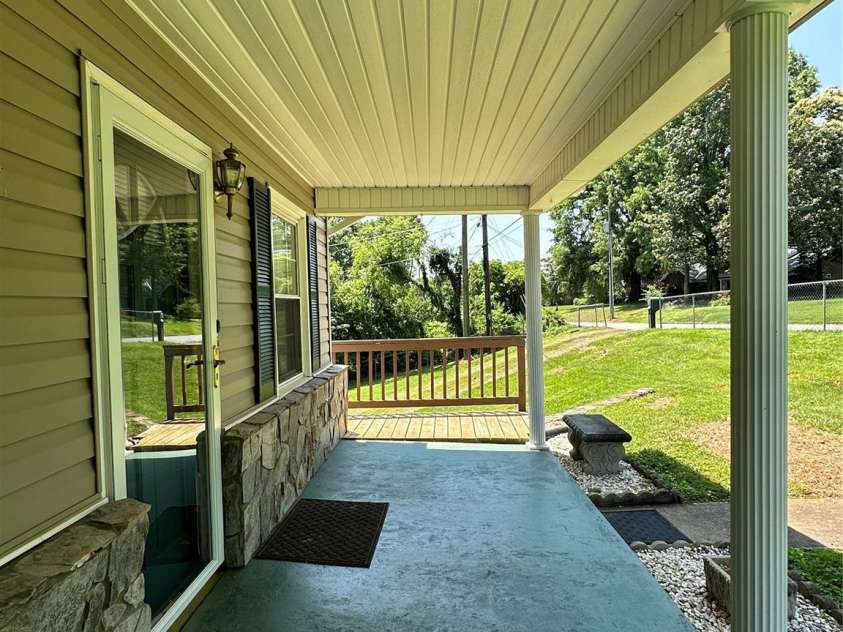 820 Seehorn Street, Lenoir, NC 28645.  MLS# CAR4267646, YatesRealty ID 17810. 