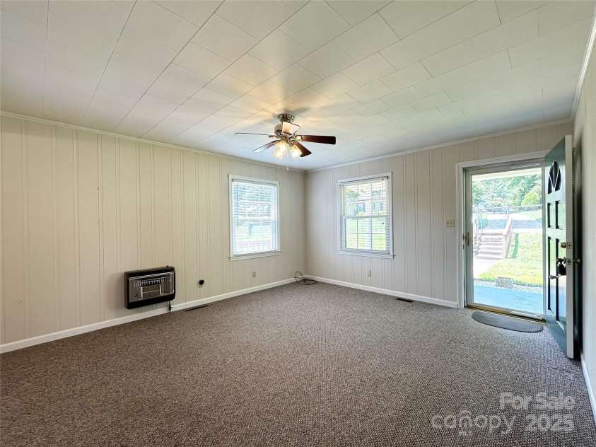 820 Seehorn Street, Lenoir, NC 28645.  MLS# CAR4267646, YatesRealty ID 17810. 