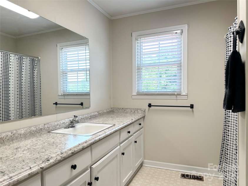 820 Seehorn Street, Lenoir, NC 28645.  MLS# CAR4267646, YatesRealty ID 17810. 