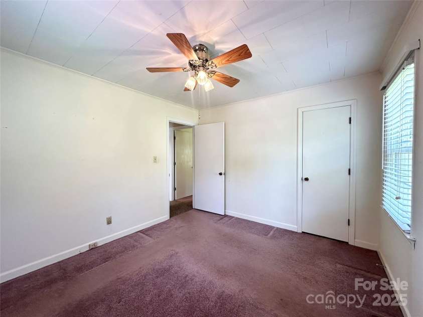 820 Seehorn Street, Lenoir, NC 28645.  MLS# CAR4267646, YatesRealty ID 17810. 