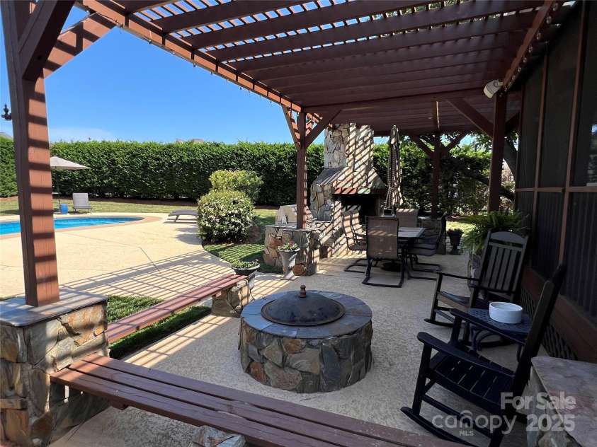 3000 J R Court, Stanley, NC 28164.  MLS# CAR4254396, YatesRealty ID 17811. 