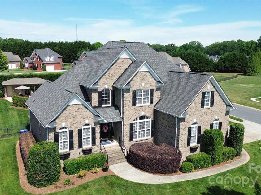 3000 J R Court, Stanley, NC 28164.  MLS# CAR4254396, YatesRealty ID 17811. Beautiful home on a spacious corner lot.