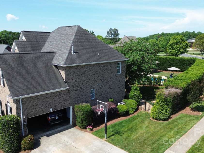 3000 J R Court, Stanley, NC 28164.  MLS# CAR4254396, YatesRealty ID 17811. Side load garage.