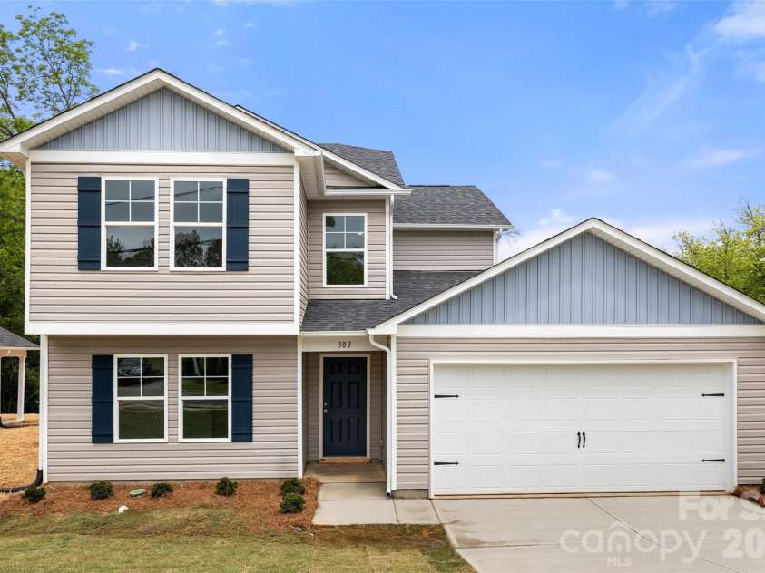 302 Elm Street, Lancaster, SC 29720.  MLS# CAR4353140, YatesRealty ID 17812. 