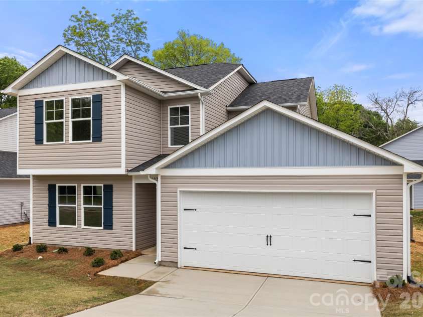302 Elm Street, Lancaster, SC 29720.  MLS# CAR4353140, YatesRealty ID 17812. 