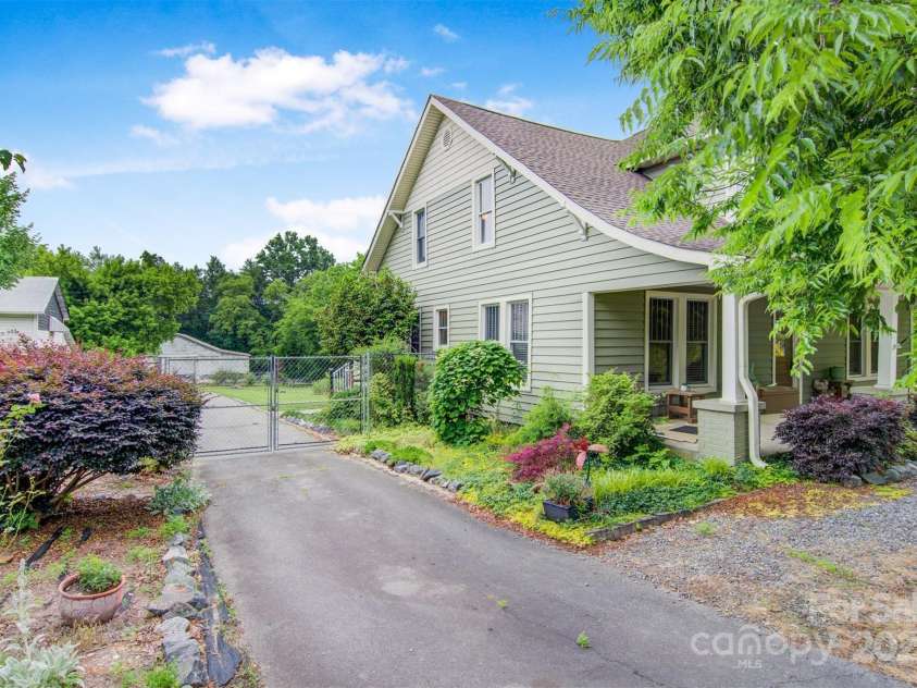 4335 NC 10 Highway, Claremont, NC 28610.  MLS# CAR4260157, YatesRealty ID 17812. 