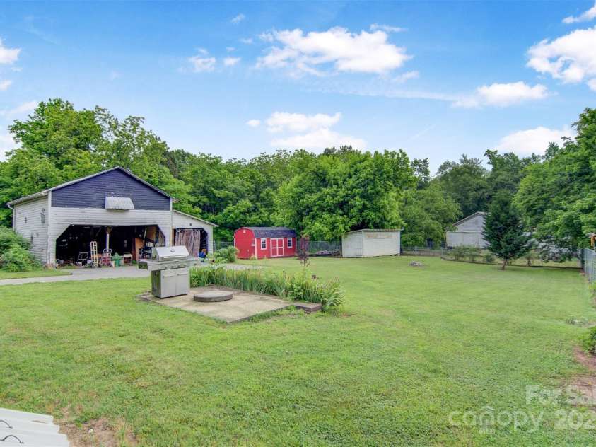 4335 NC 10 Highway, Claremont, NC 28610.  MLS# CAR4260157, YatesRealty ID 17812. 