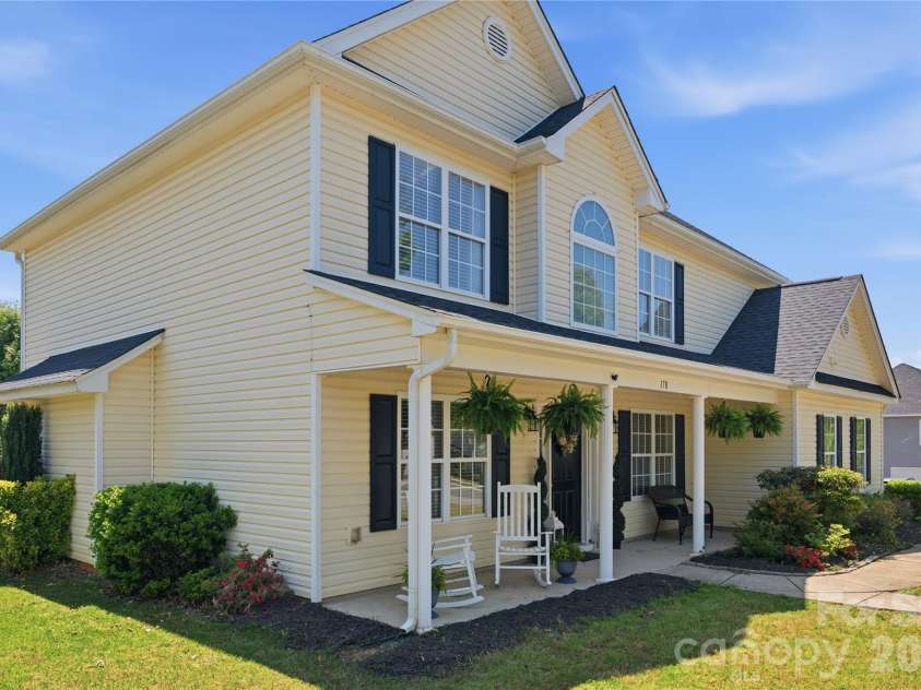 178 Madelia Place, Mooresville, NC 28115.  MLS# CAR4373630, YatesRealty ID 17813. 