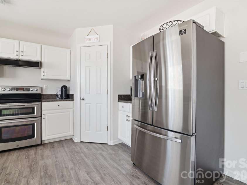 178 Madelia Place, Mooresville, NC 28115.  MLS# CAR4373630, YatesRealty ID 17813. 