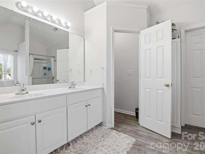 178 Madelia Place, Mooresville, NC 28115.  MLS# CAR4373630, YatesRealty ID 17813. 
