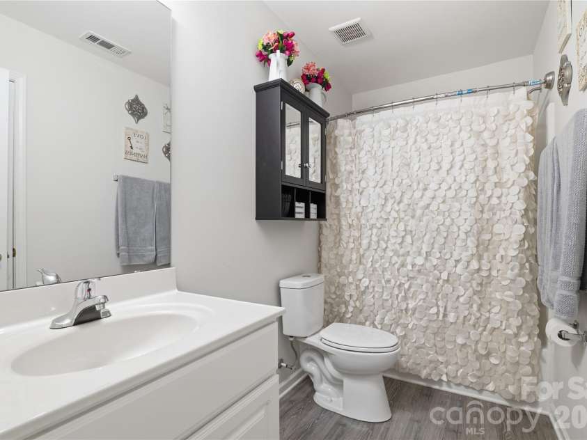 178 Madelia Place, Mooresville, NC 28115.  MLS# CAR4373630, YatesRealty ID 17813. 