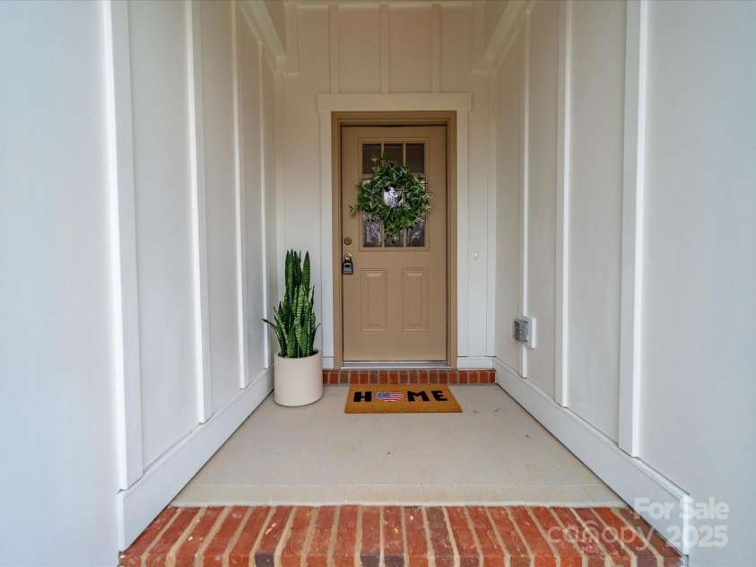 5101 Thornhill Drive, Gastonia, NC 28052.  MLS# CAR4229356, YatesRealty ID 17813. 