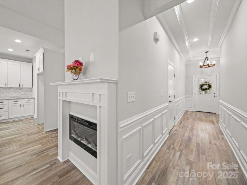 5101 Thornhill Drive, Gastonia, NC 28052.  MLS# CAR4229356, YatesRealty ID 17813. 