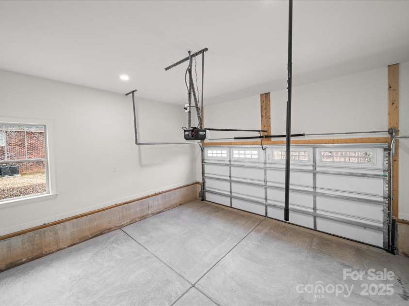 5101 Thornhill Drive, Gastonia, NC 28052.  MLS# CAR4229356, YatesRealty ID 17813. 