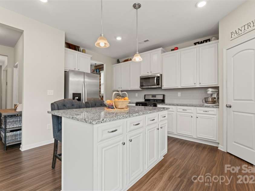 341 Pleasant Hill Drive, Concord, NC 28025.  MLS# CAR4249639, YatesRealty ID 17816. Chefs Ktichen