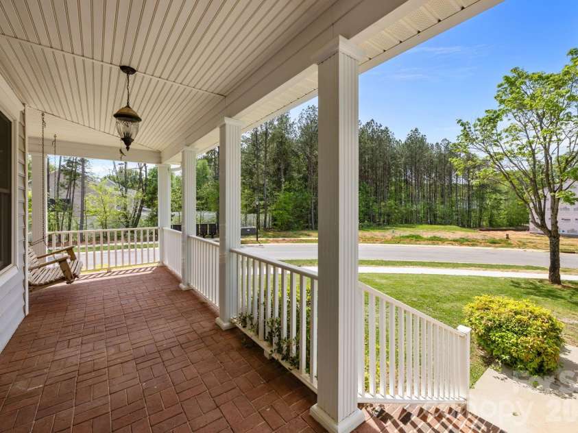 5109 McCallum Meadows Drive, Charlotte, NC 28216.  MLS# CAR4360058, YatesRealty ID 17816. 