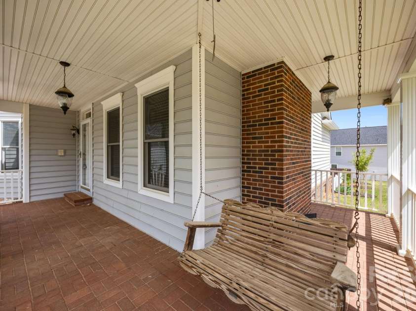 5109 McCallum Meadows Drive, Charlotte, NC 28216.  MLS# CAR4360058, YatesRealty ID 17816. 