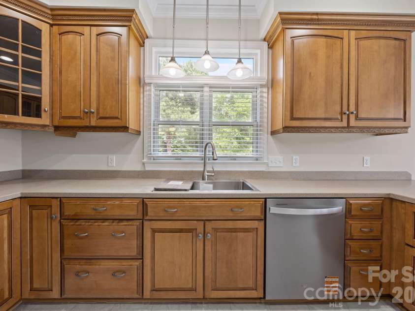 5109 McCallum Meadows Drive, Charlotte, NC 28216.  MLS# CAR4360058, YatesRealty ID 17816. 