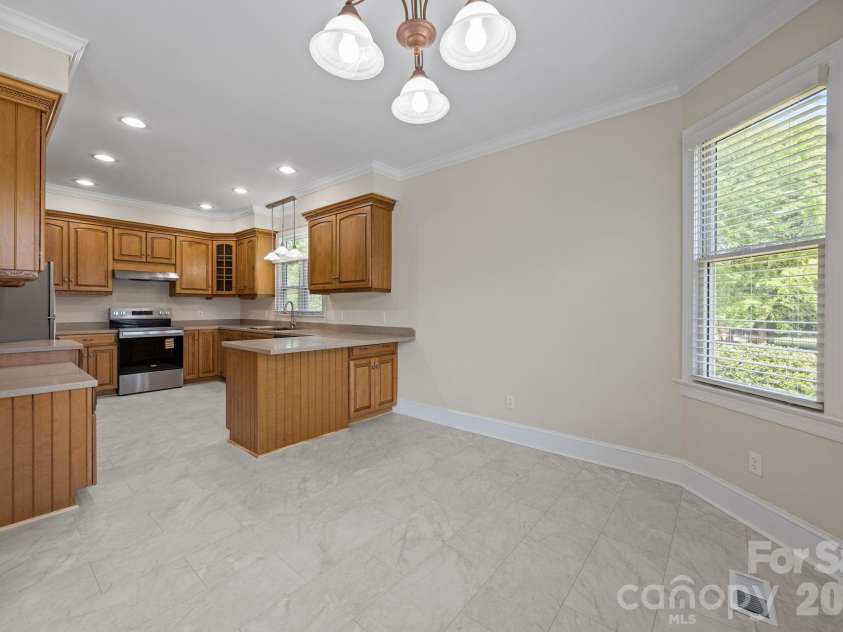 5109 McCallum Meadows Drive, Charlotte, NC 28216.  MLS# CAR4360058, YatesRealty ID 17816. 