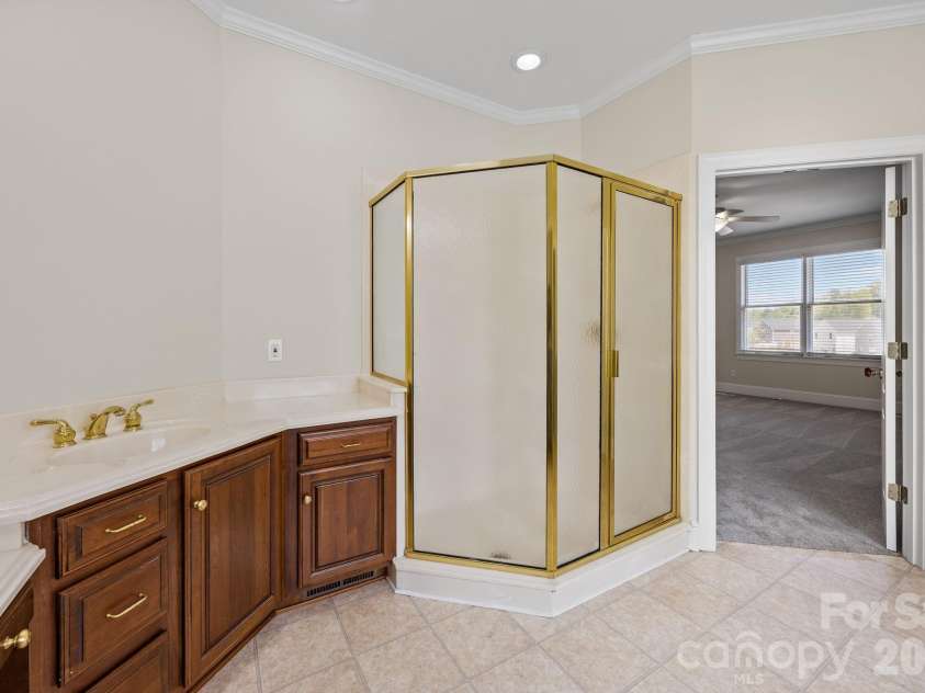 5109 McCallum Meadows Drive, Charlotte, NC 28216.  MLS# CAR4360058, YatesRealty ID 17816. 