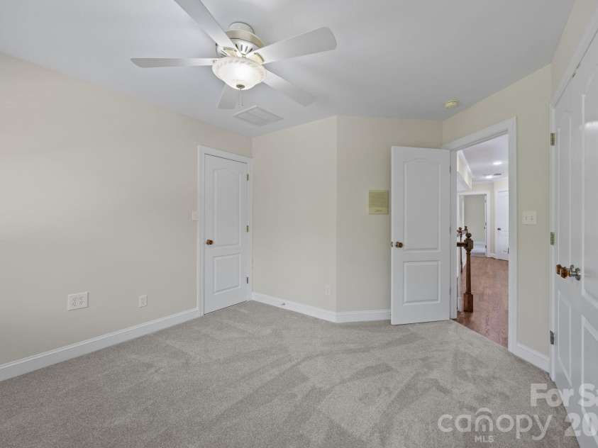 5109 McCallum Meadows Drive, Charlotte, NC 28216.  MLS# CAR4360058, YatesRealty ID 17816. 