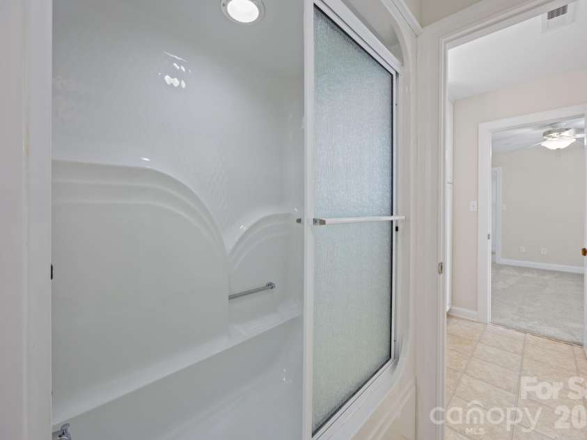 5109 McCallum Meadows Drive, Charlotte, NC 28216.  MLS# CAR4360058, YatesRealty ID 17816. 